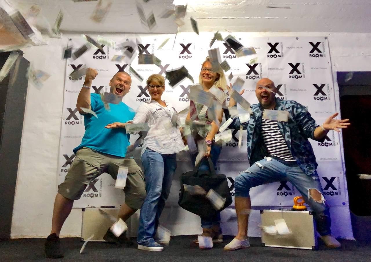 Куди краще піти Київ? В боулінг або в квест кімнату?